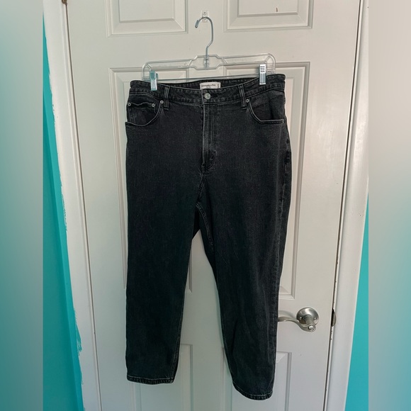 A&F Mom High Rise Black Jean - Picture 2 of 5